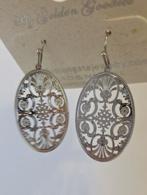 Charleston Gate Jewelry Silver Tone Oval Pierced Earrings NWT
